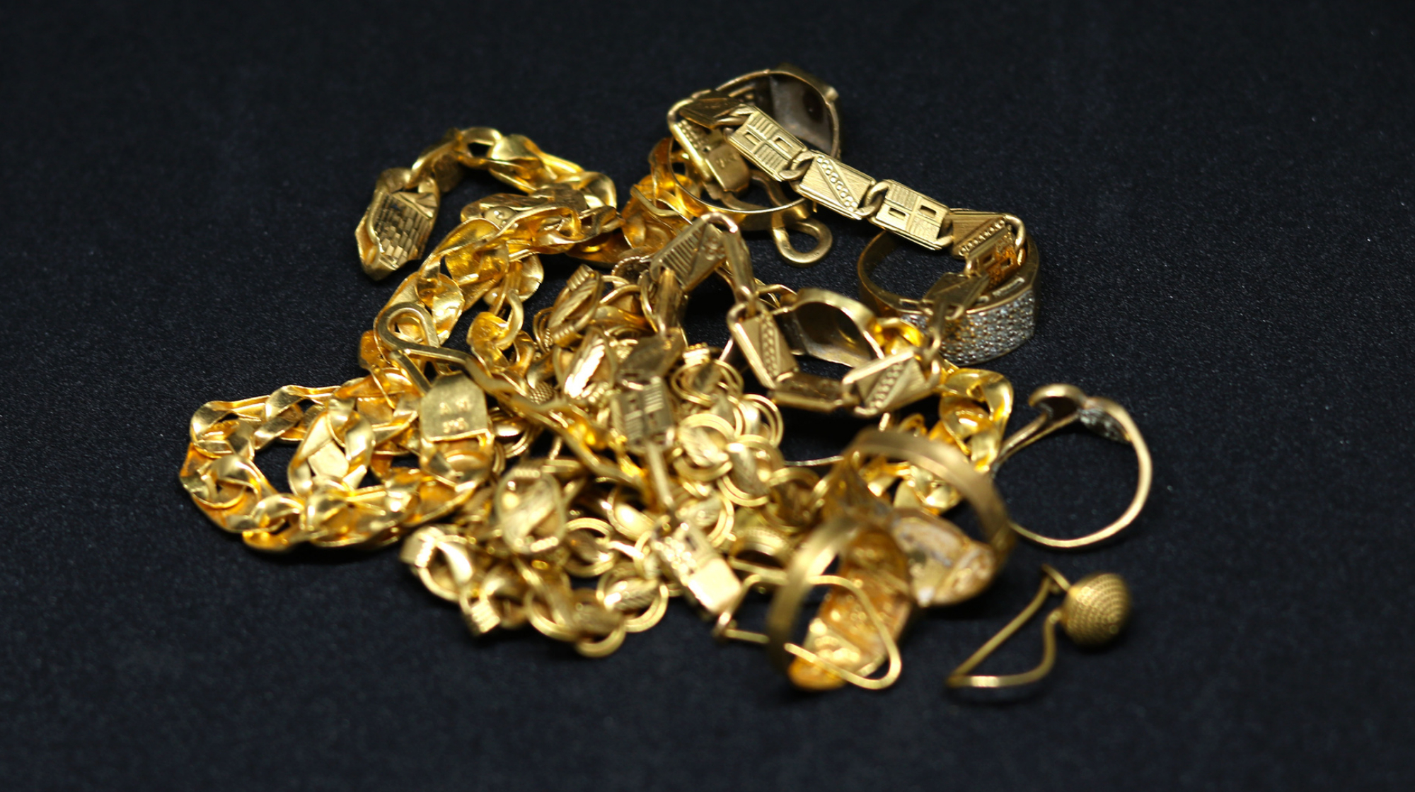 Goldschmuck Ankauf Bochum: Goldschmuck verkaufen Bochum & Altgold Schmuck verkaufen Bochum. Schmuckankauf Bochum Innenstadt, Wattenscheid & Linden.